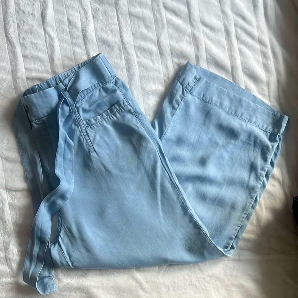 Sharagano Light Blue Wide-Leg Cropped Pants | Size M